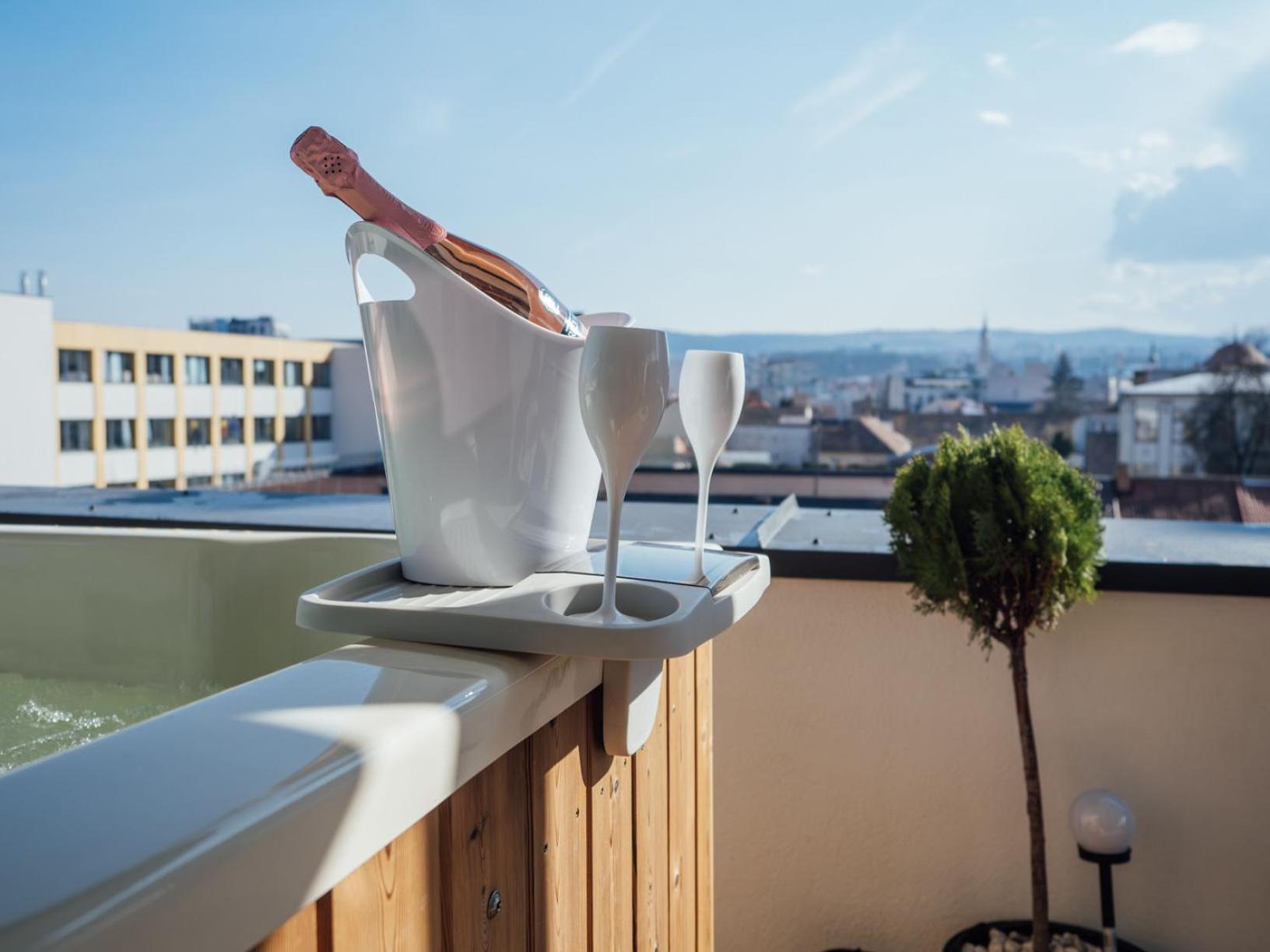 Gavas Jacuzzi Relax Zen Appartement Cluj-Napoca Buitenkant foto